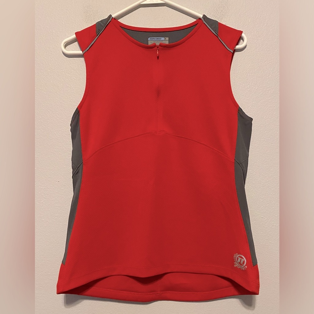 Novara Sleeveless Activewear Cycling Jersey, Men’s Small, Red/Gray